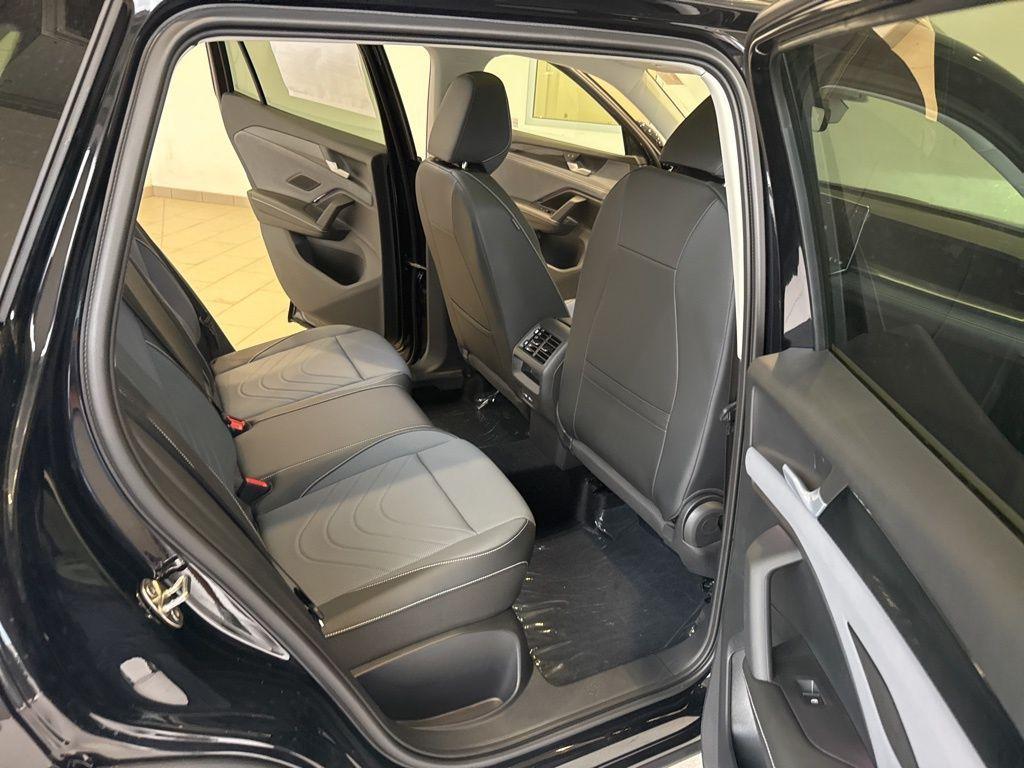 new 2025 Volkswagen Tiguan car, priced at $37,487