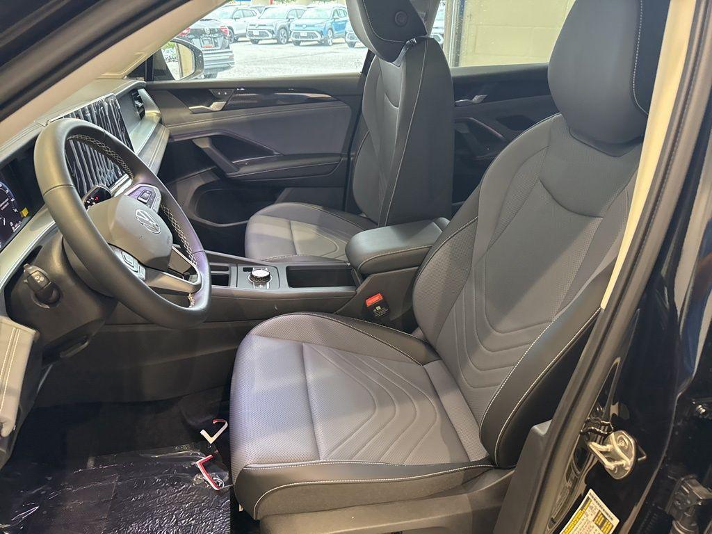 new 2025 Volkswagen Tiguan car, priced at $37,487