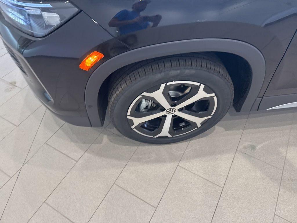 new 2025 Volkswagen Tiguan car, priced at $37,487