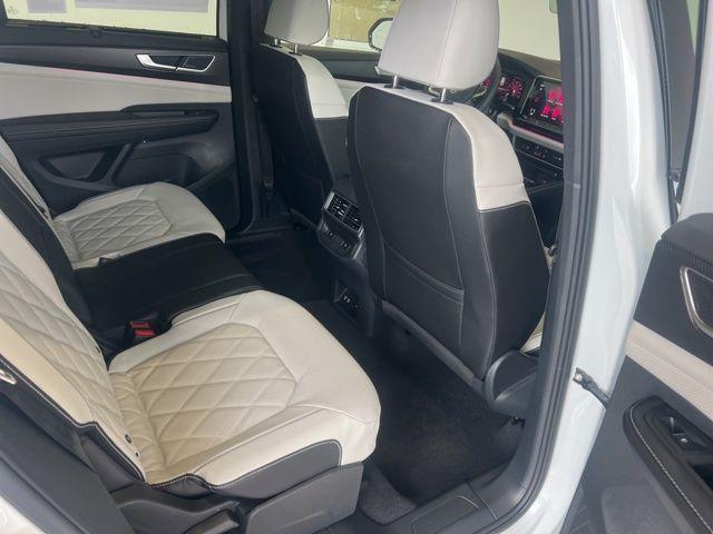 new 2025 Volkswagen Atlas Cross Sport car, priced at $54,081