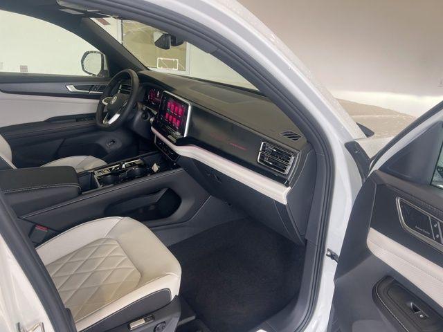 new 2025 Volkswagen Atlas Cross Sport car, priced at $54,081