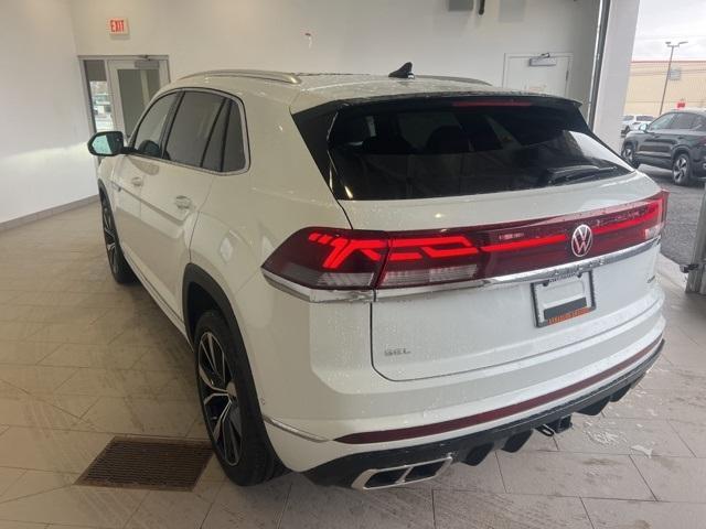 new 2025 Volkswagen Atlas Cross Sport car, priced at $55,581