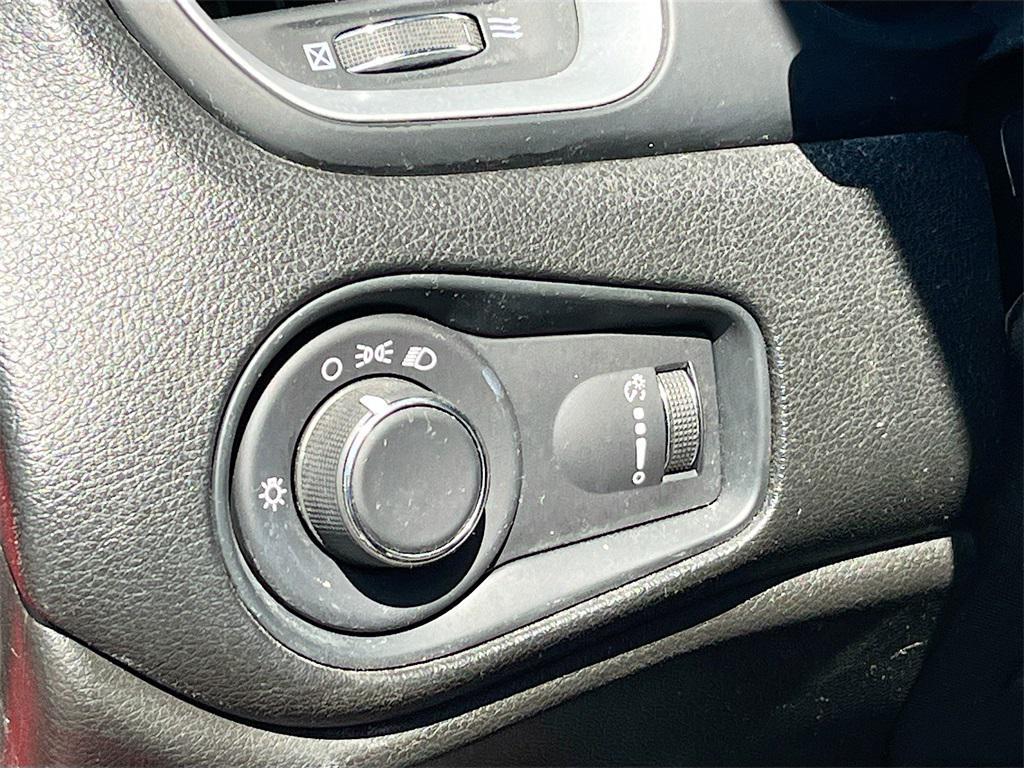 used 2021 Jeep Renegade car, priced at $14,200