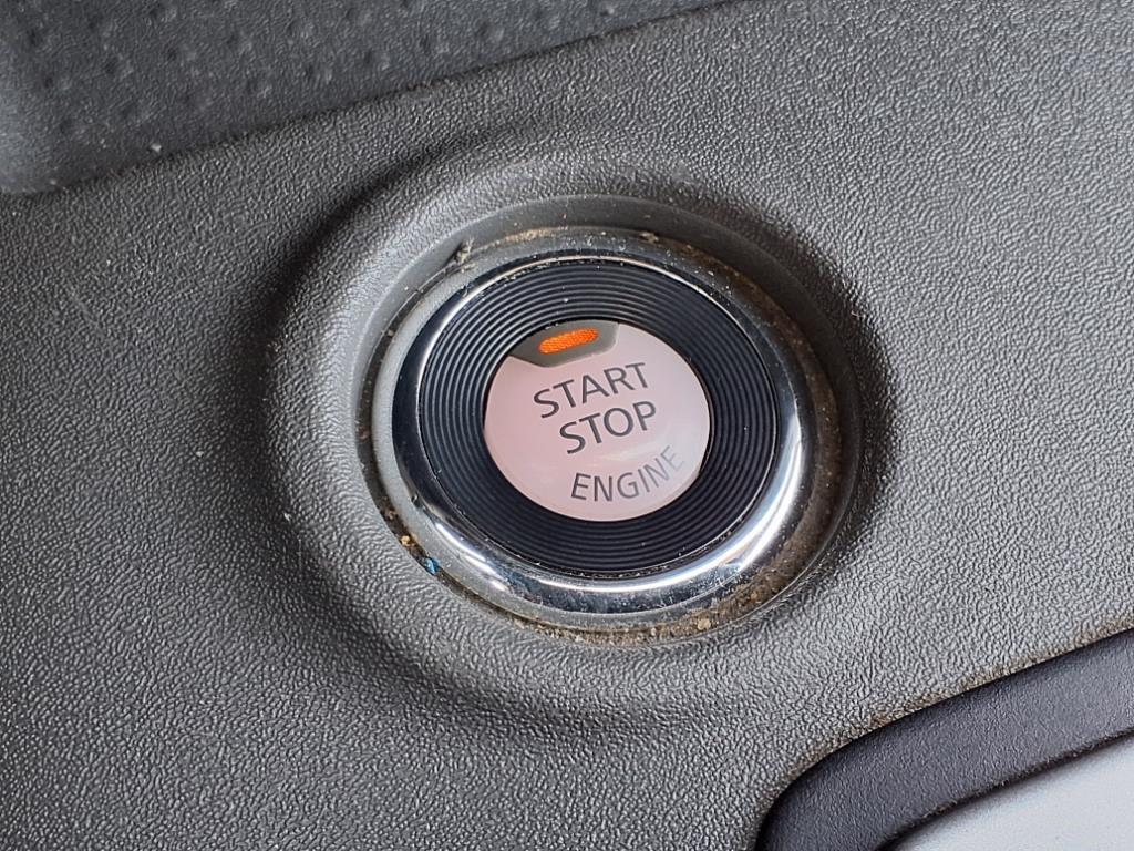 used 2021 Nissan Frontier car, priced at $21,400