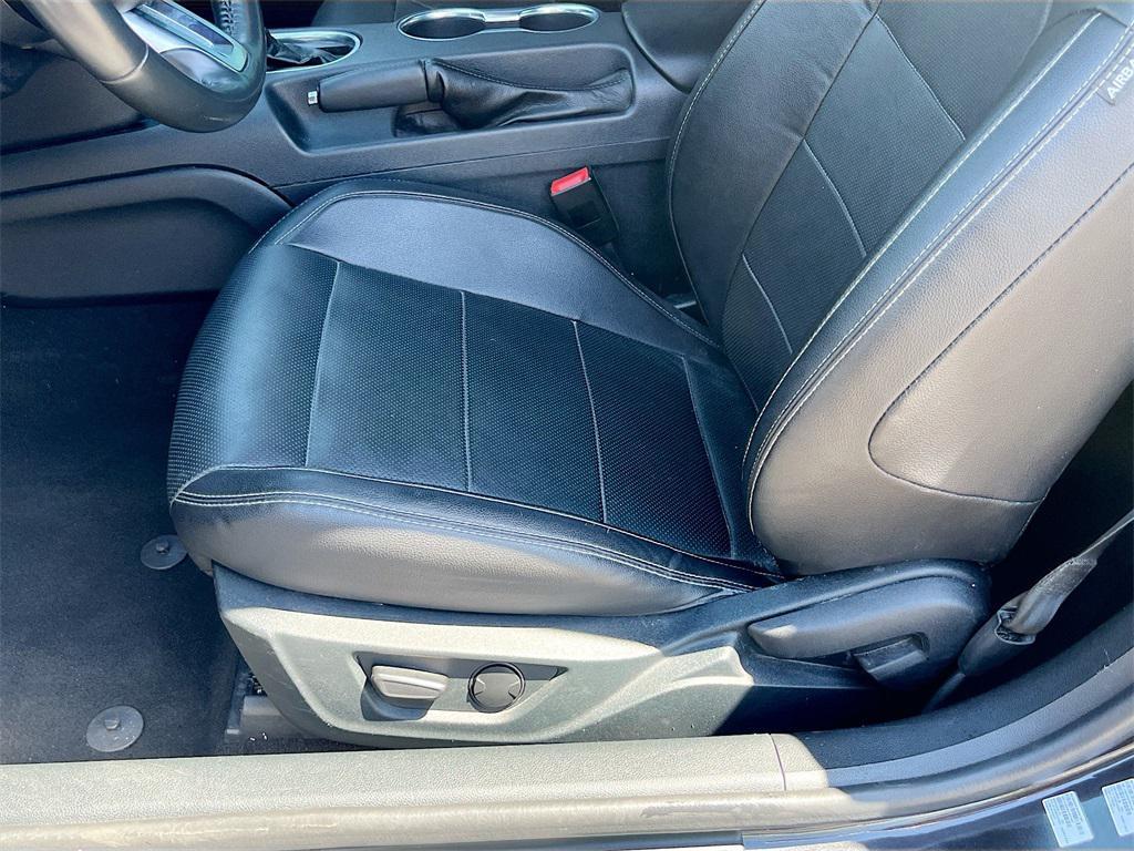 used 2023 Ford Mustang car, priced at $32,700