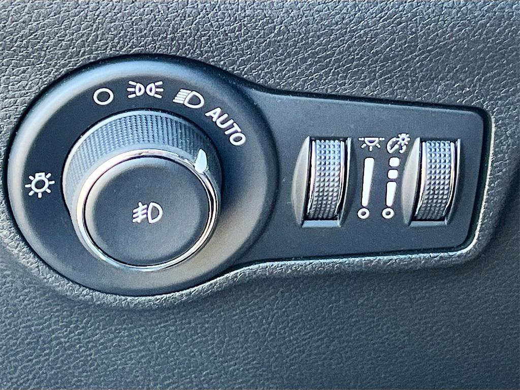 used 2025 Jeep Compass car, priced at $22,900