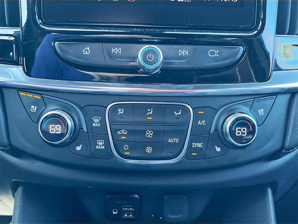 used 2023 Chevrolet Traverse car, priced at $31,600