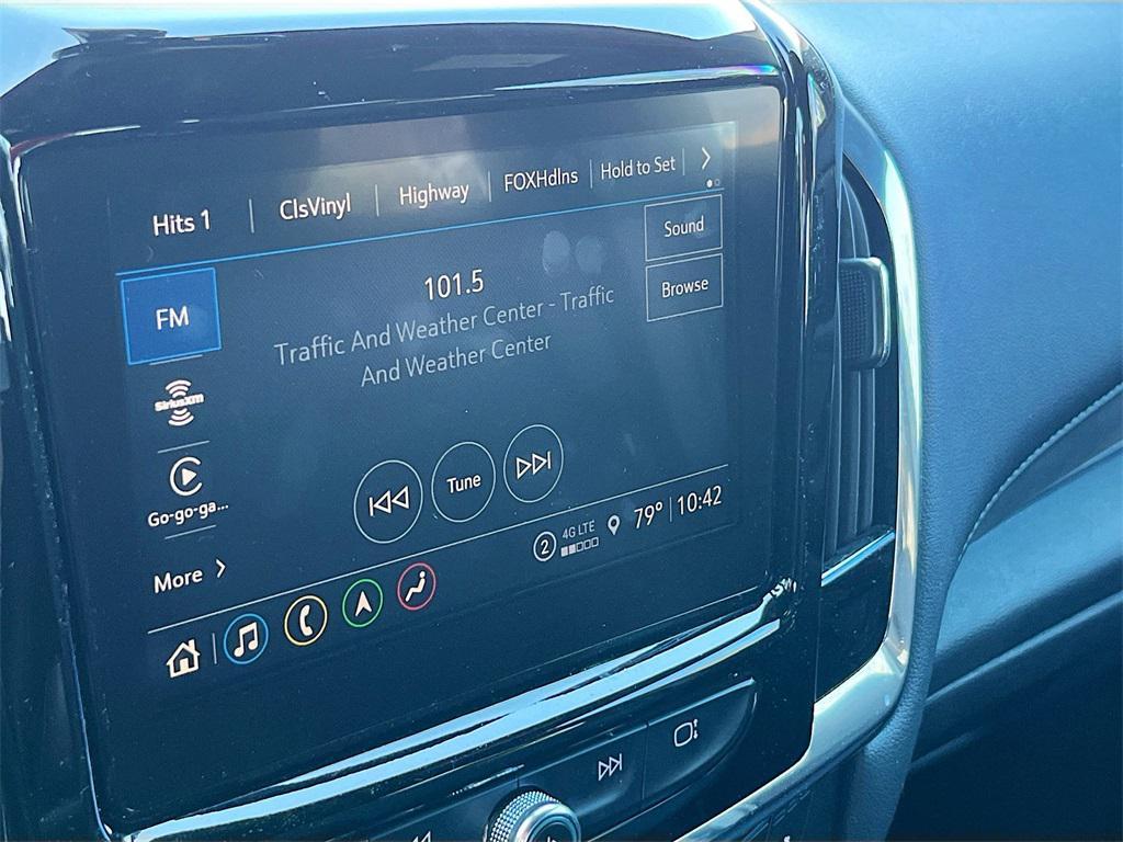 used 2023 Chevrolet Traverse car, priced at $31,600