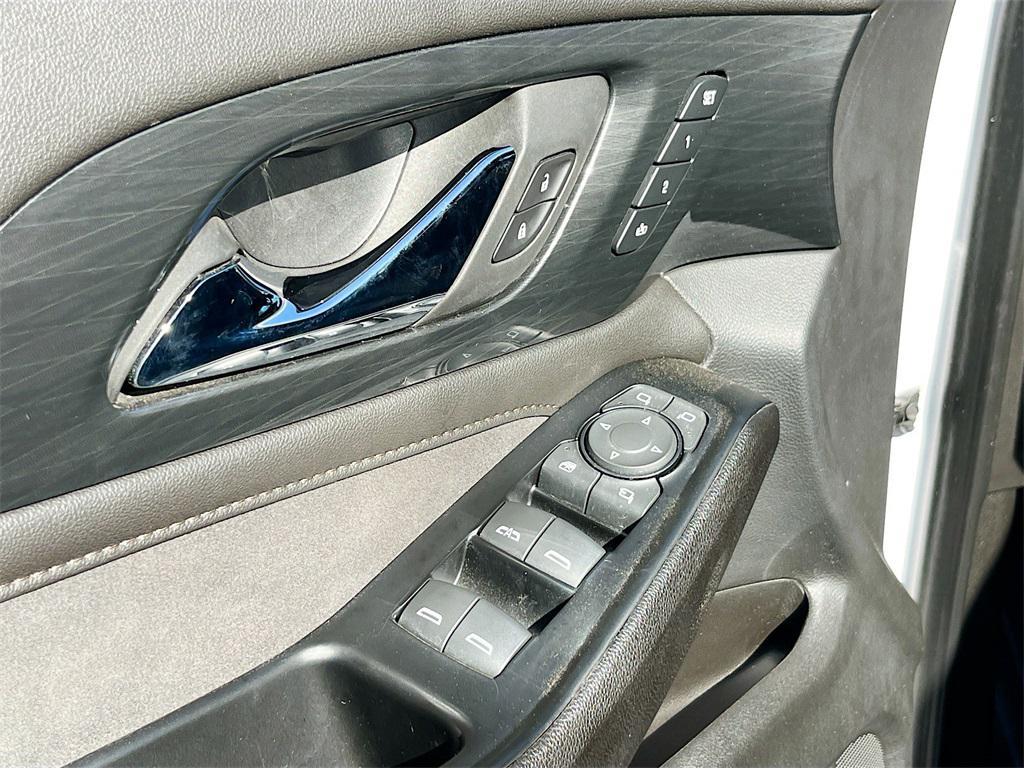 used 2023 Chevrolet Traverse car, priced at $31,600