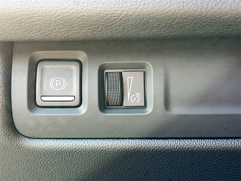 used 2024 Cadillac XT4 car, priced at $35,500