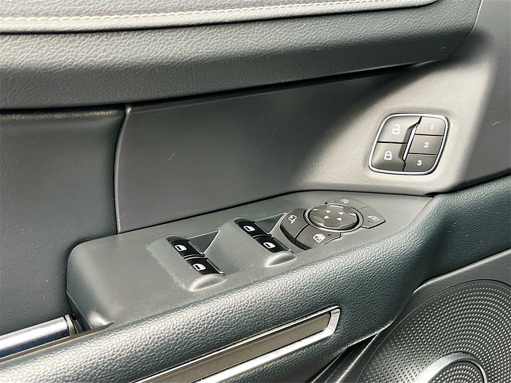 used 2022 Ford Expedition car, priced at $35,500