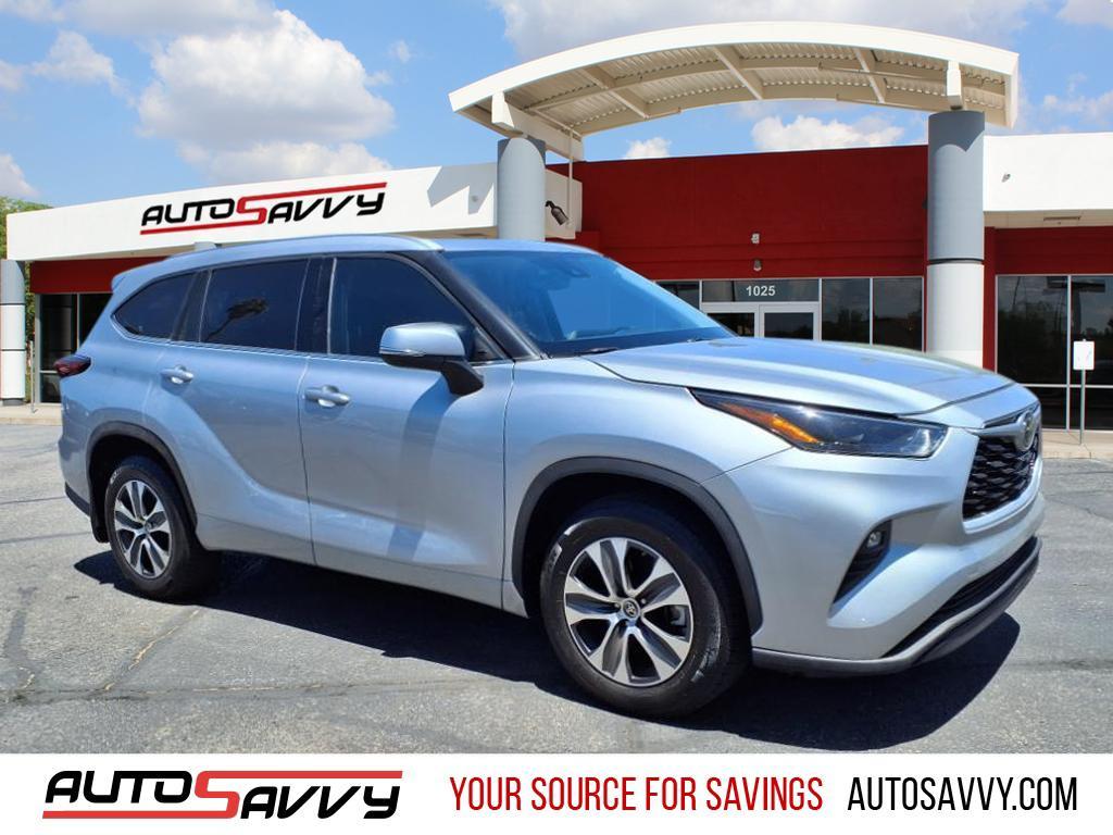 used 2022 Toyota Highlander car, priced at $28,300
