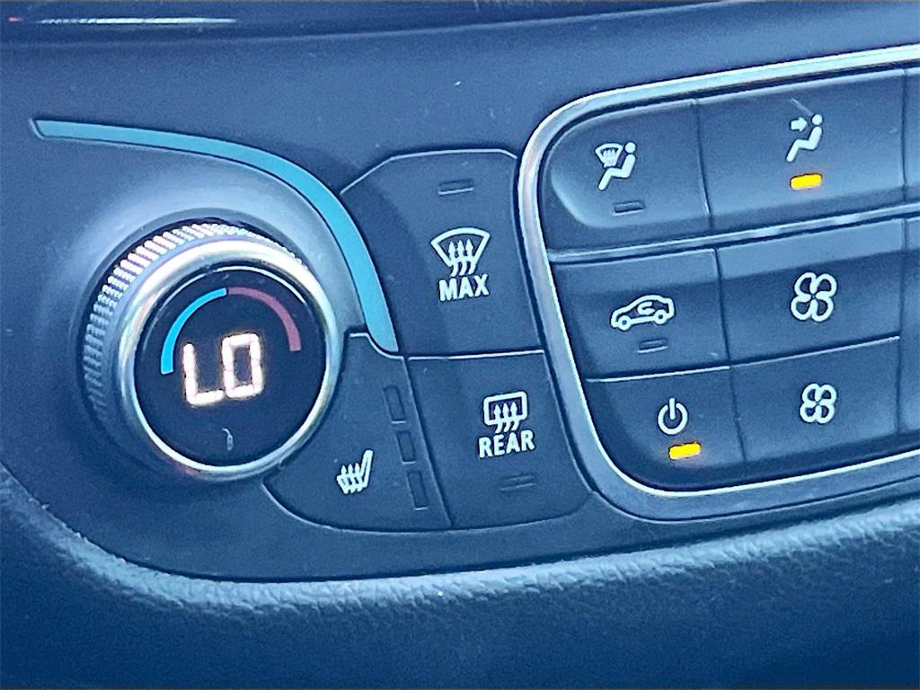 used 2023 Chevrolet Equinox car, priced at $20,000