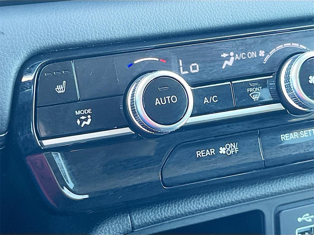 used 2024 Honda Pilot car, priced at $33,800