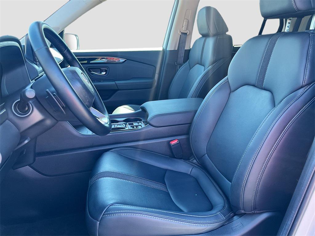 used 2024 Honda Pilot car, priced at $33,800