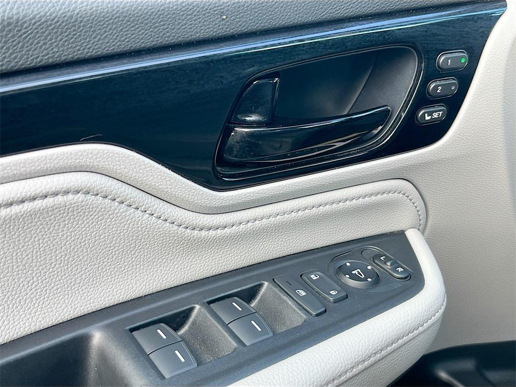 used 2024 Honda Odyssey car, priced at $34,000