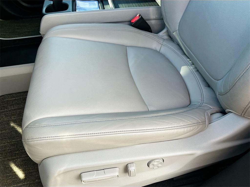 used 2024 Honda Odyssey car, priced at $34,000