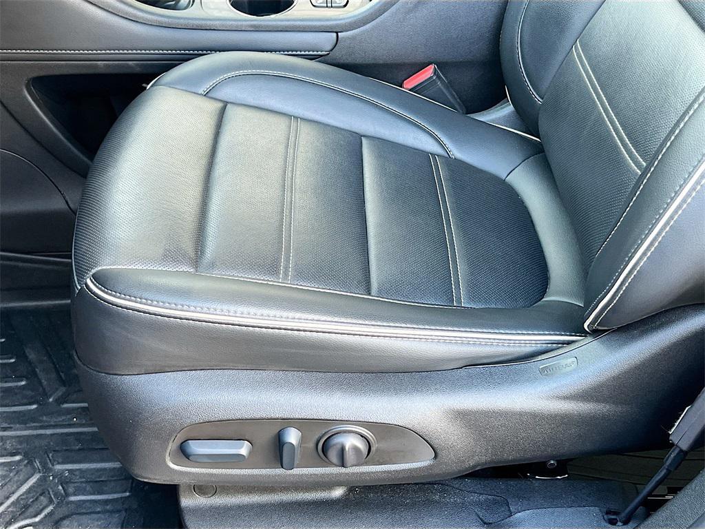 used 2023 GMC Acadia car, priced at $31,000
