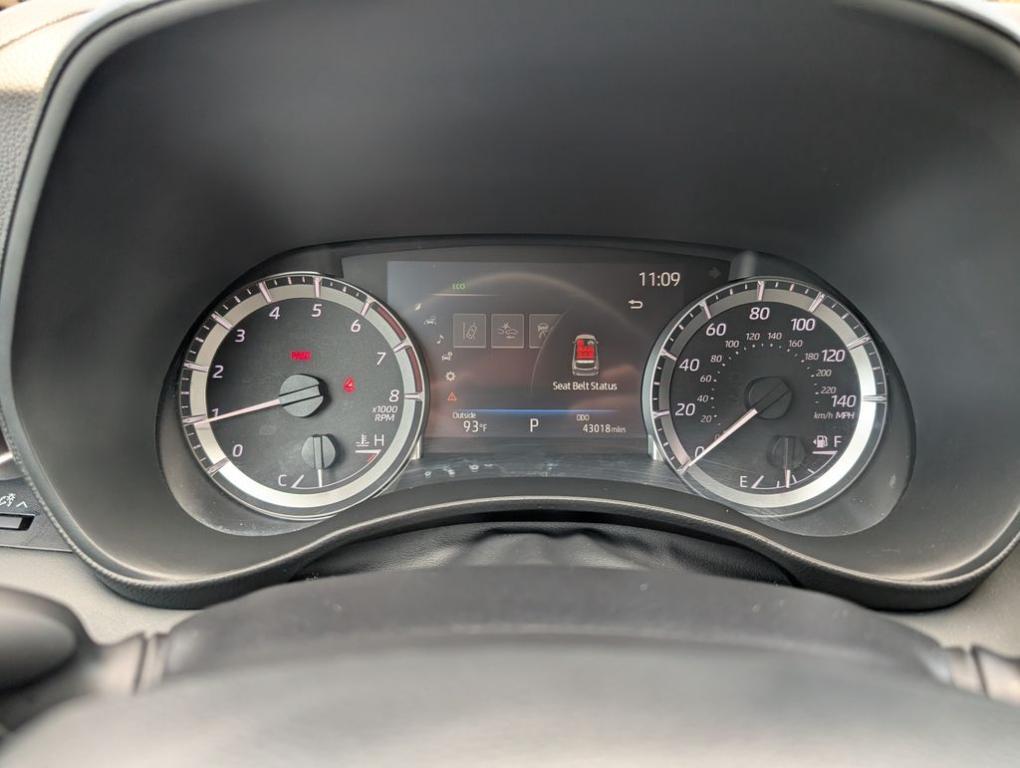 used 2023 Toyota Highlander car, priced at $29,624