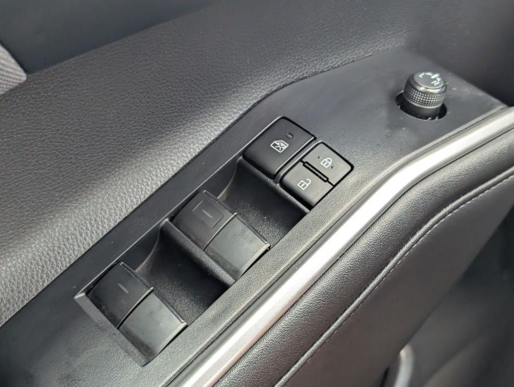 used 2023 Toyota Highlander car, priced at $29,624