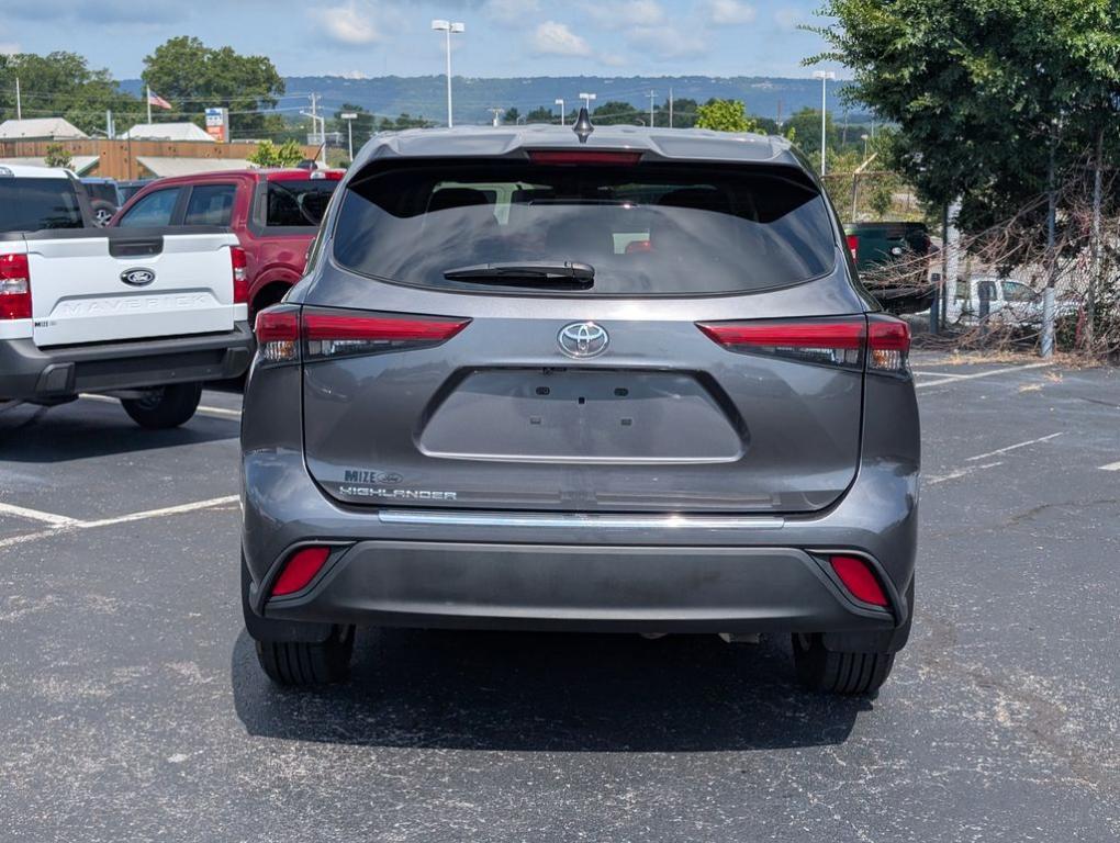 used 2023 Toyota Highlander car, priced at $29,624