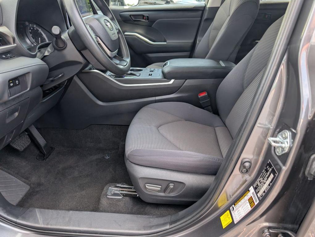 used 2023 Toyota Highlander car, priced at $29,624