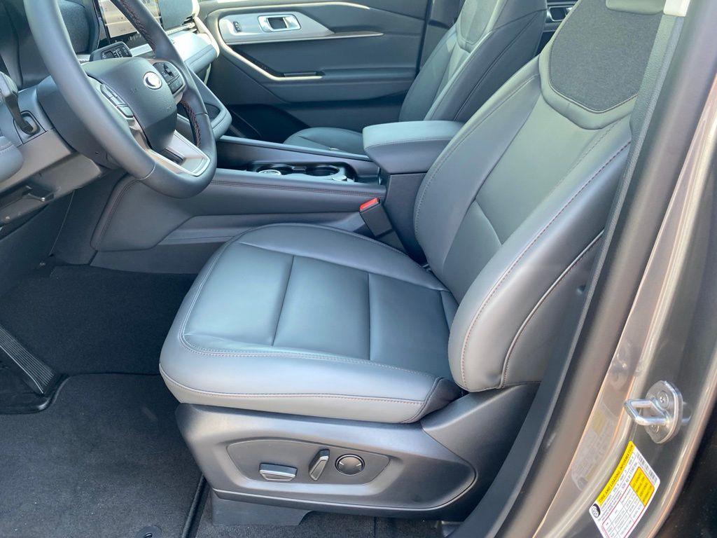 new 2025 Ford Explorer car, priced at $41,241