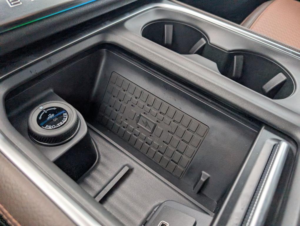 new 2025 Ford Expedition car, priced at $87,090