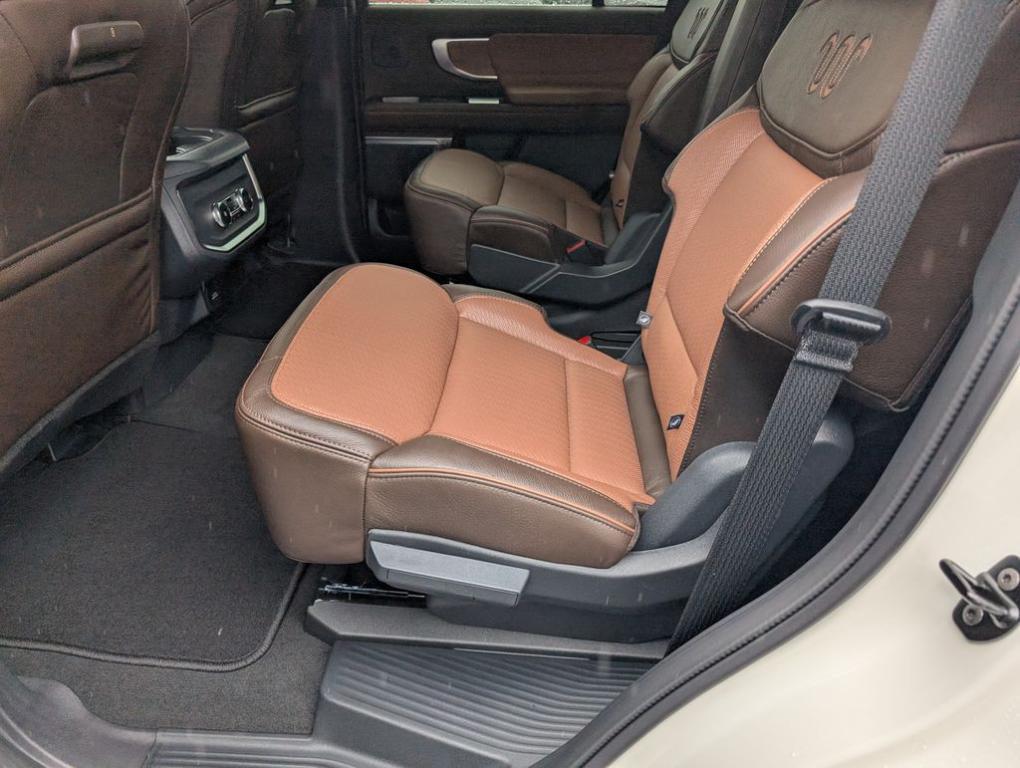 new 2025 Ford Expedition car, priced at $87,090