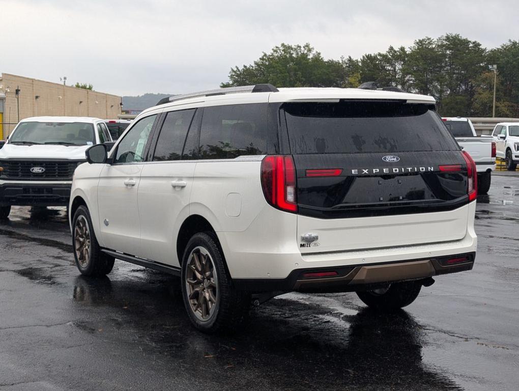 new 2025 Ford Expedition car, priced at $87,090