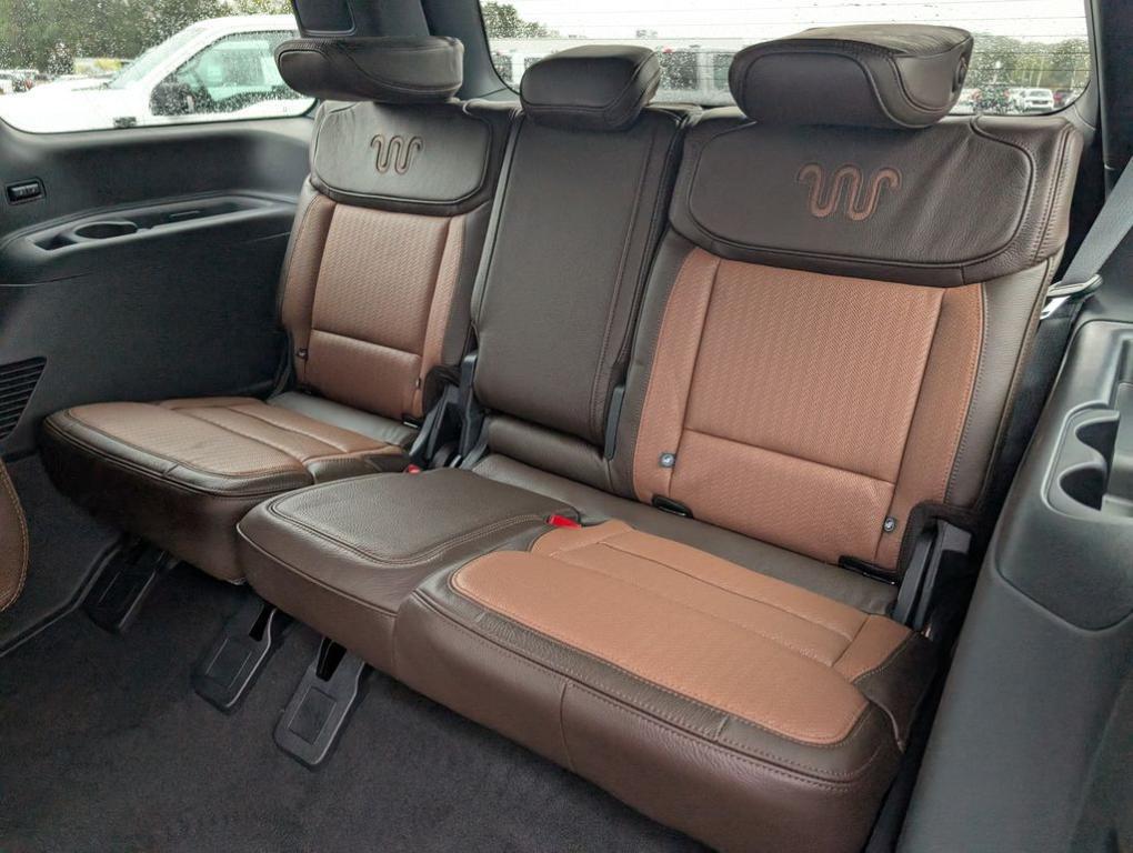 new 2025 Ford Expedition car, priced at $87,090