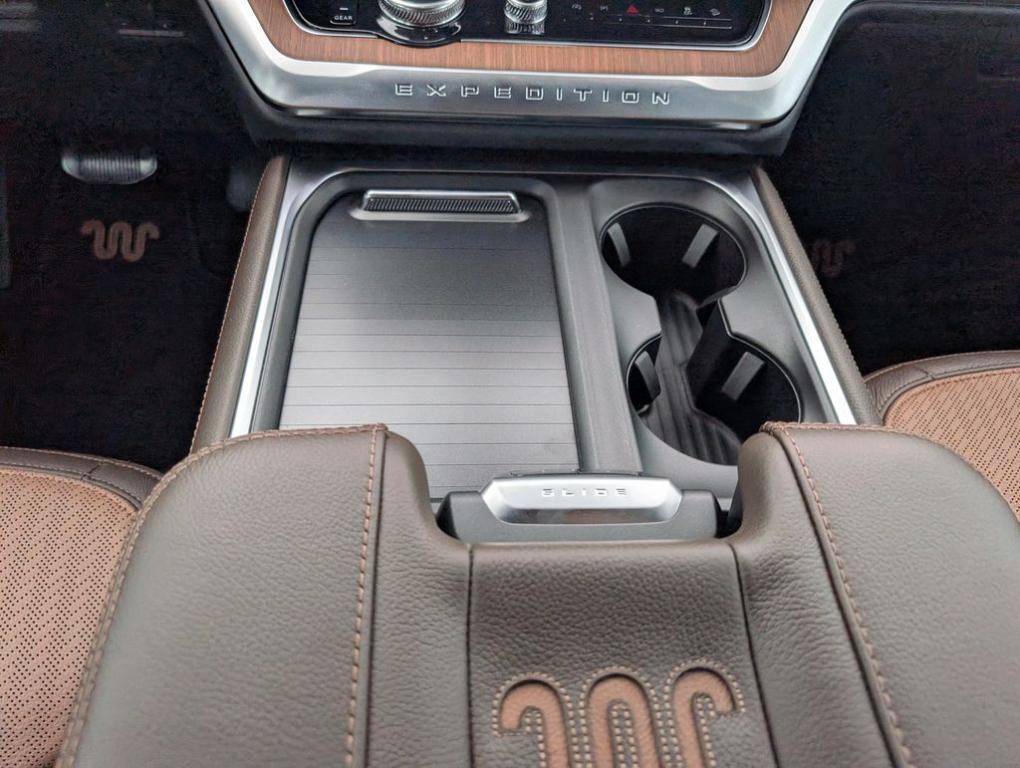 new 2025 Ford Expedition car, priced at $87,090