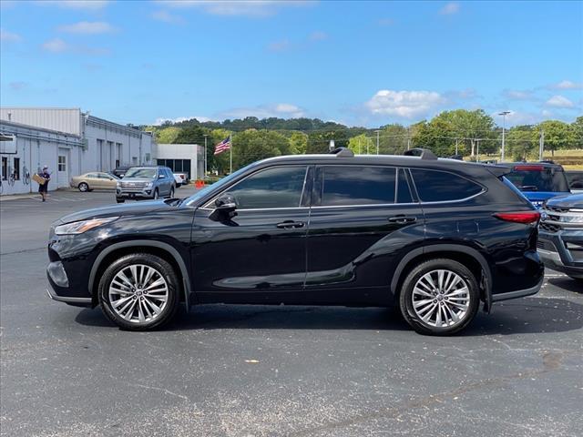 used 2021 Toyota Highlander car, priced at $34,700