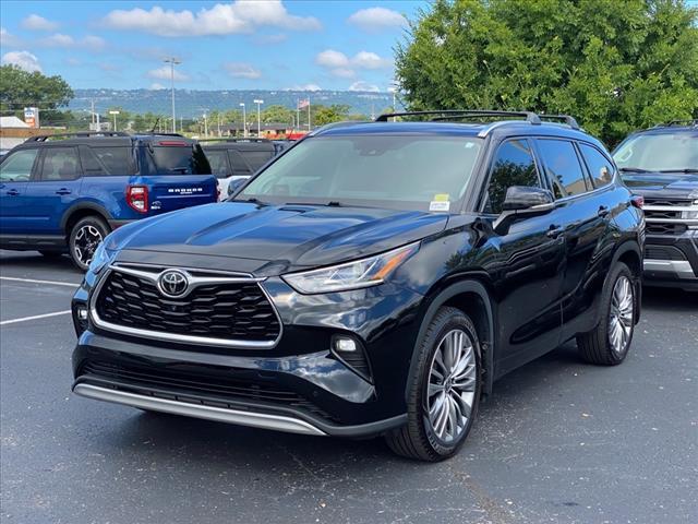 used 2021 Toyota Highlander car, priced at $34,700