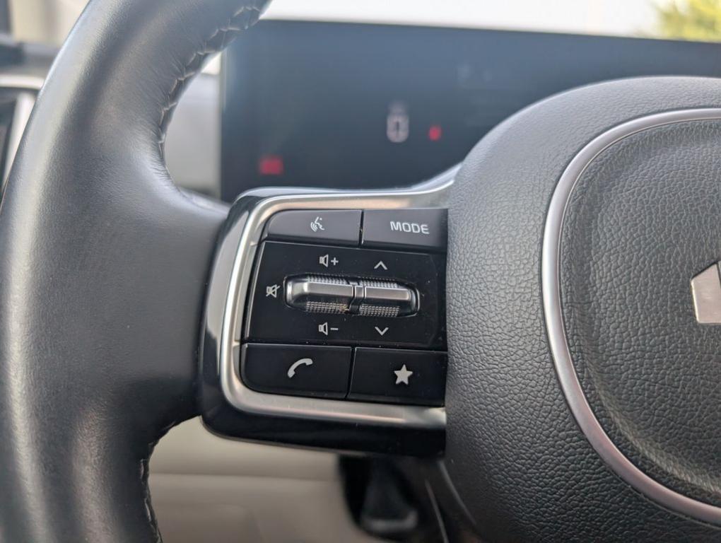 used 2025 Kia Sorento car, priced at $30,000