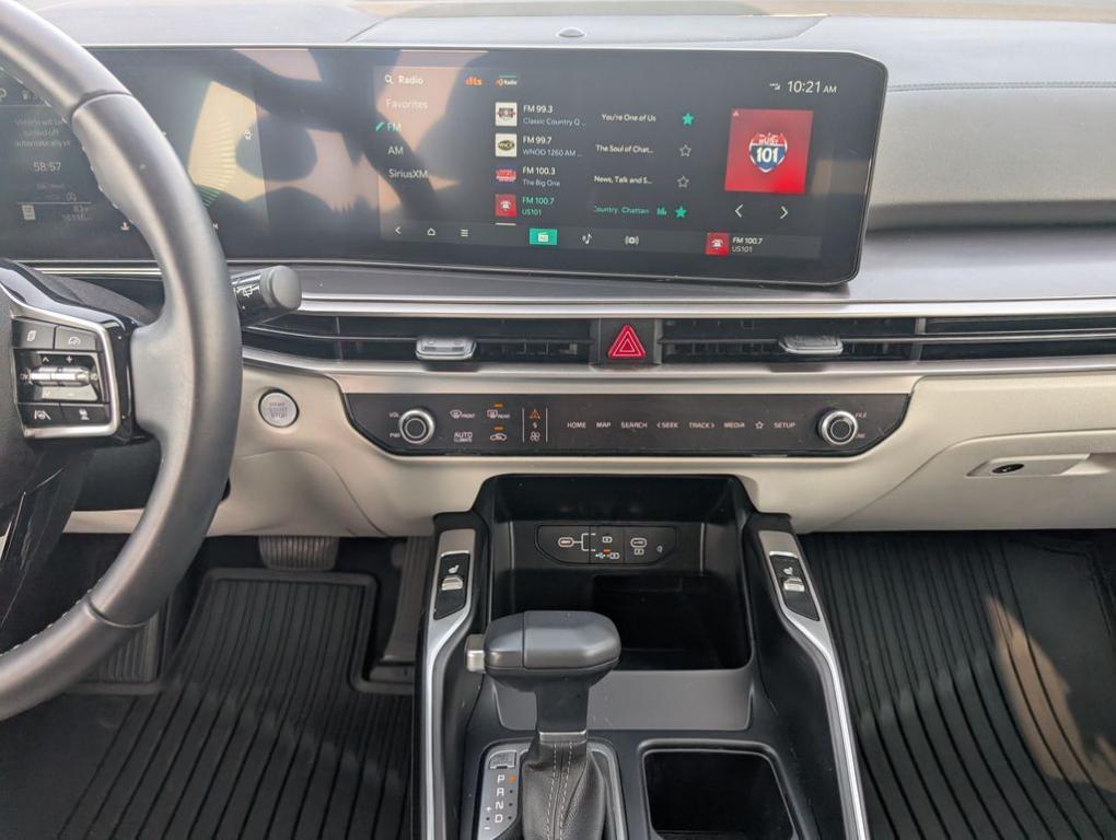 used 2025 Kia Sorento car, priced at $30,000