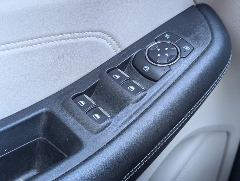 used 2022 Ford Edge car, priced at $27,500