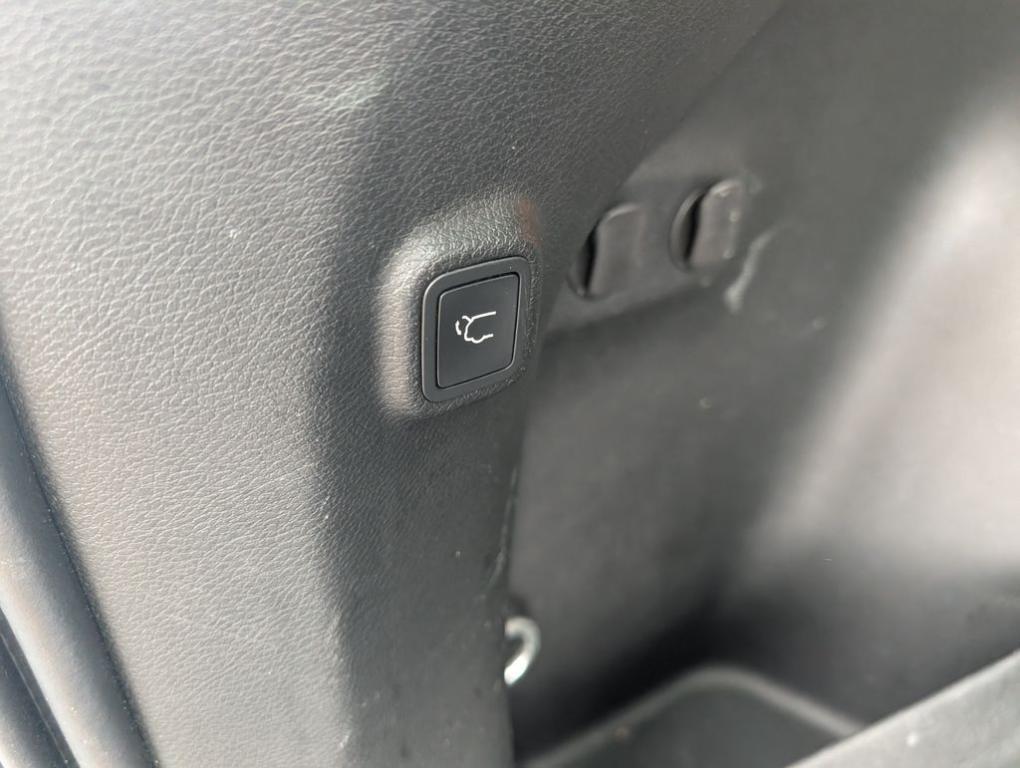 used 2019 Jeep Cherokee car, priced at $14,860