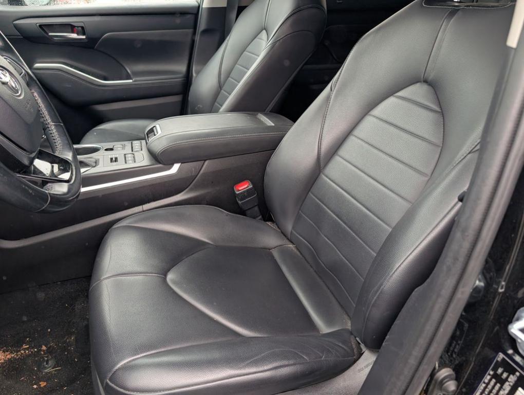 used 2021 Toyota Highlander car, priced at $29,499