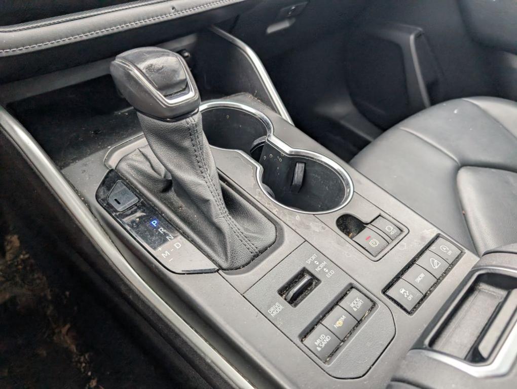 used 2021 Toyota Highlander car, priced at $29,499