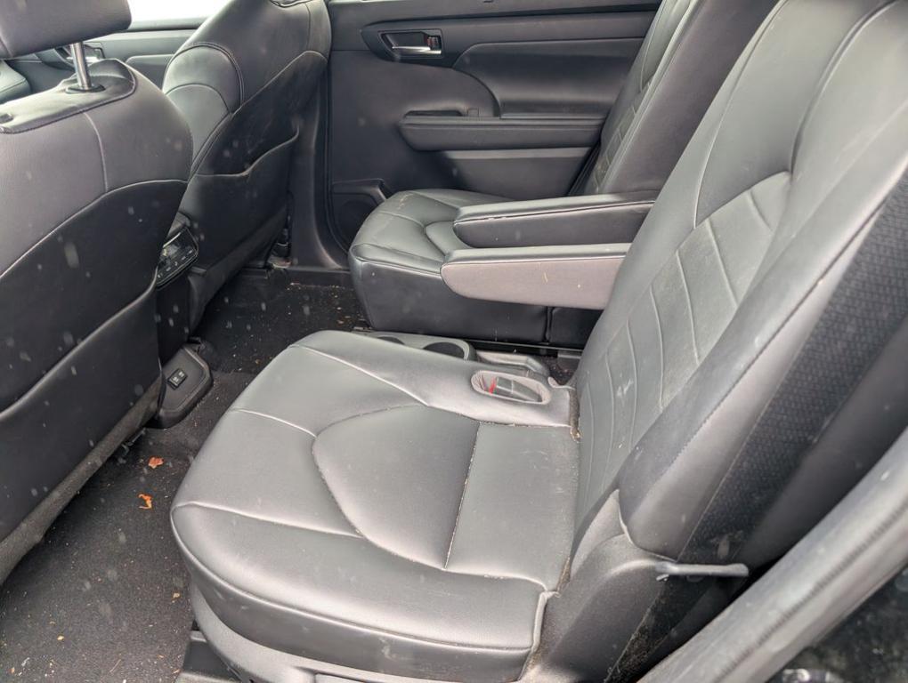 used 2021 Toyota Highlander car, priced at $29,499