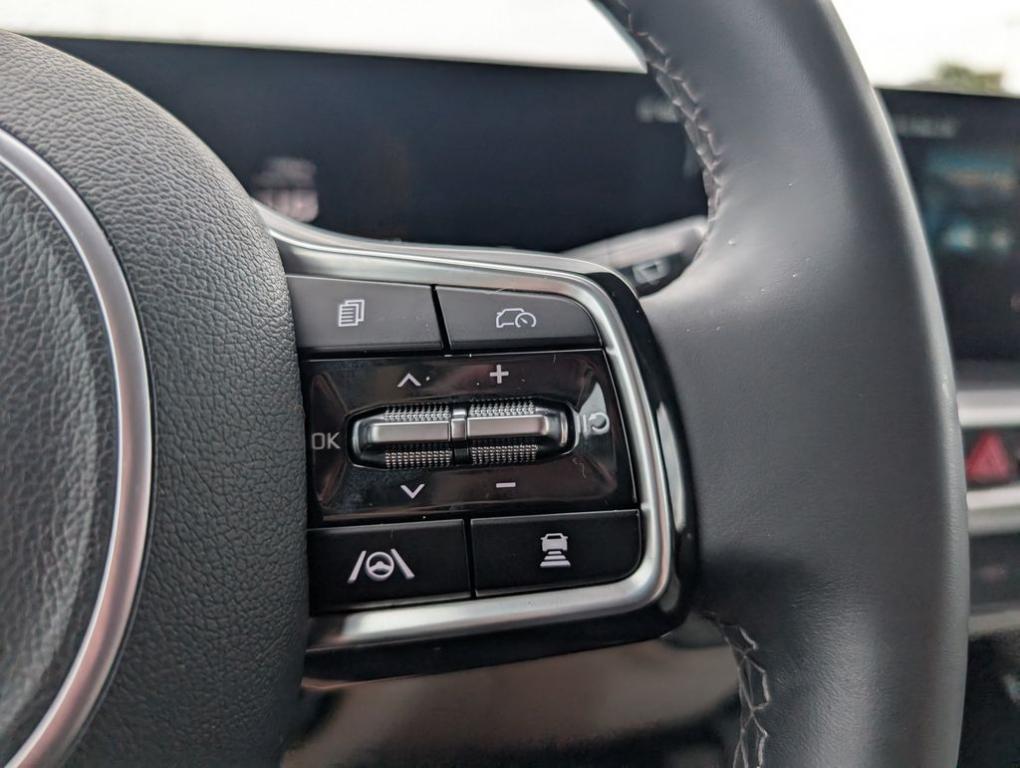 used 2025 Kia Sorento car, priced at $35,000
