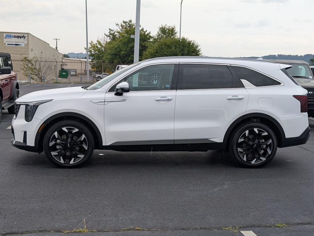 used 2025 Kia Sorento car, priced at $35,000