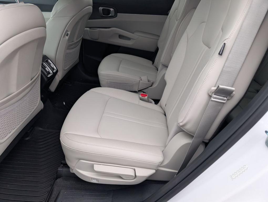 used 2025 Kia Sorento car, priced at $35,000