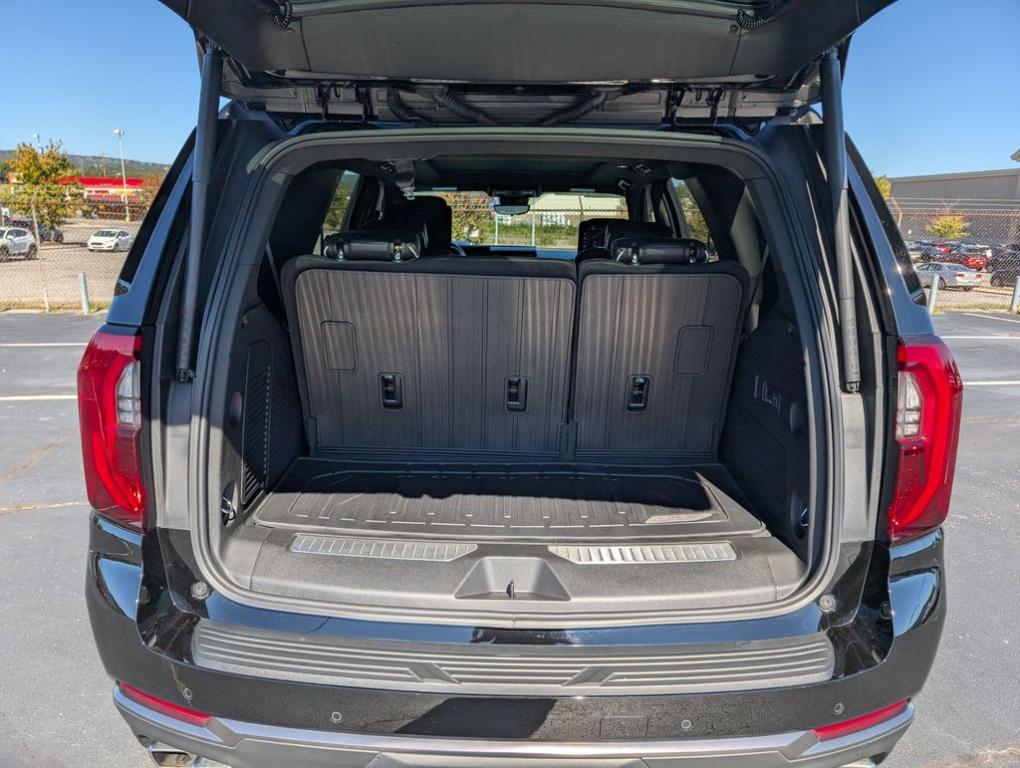 used 2025 GMC Yukon car, priced at $91,000