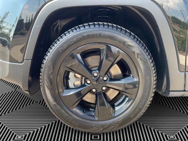 used 2018 Jeep Cherokee car, priced at $15,781