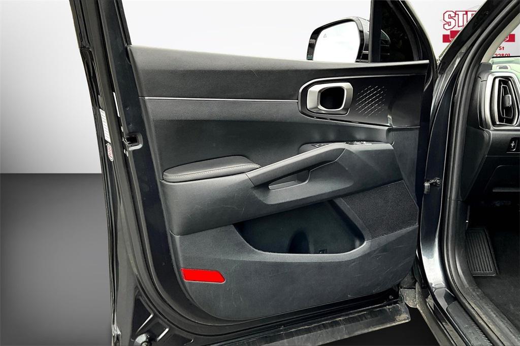 used 2024 Kia Sorento car, priced at $26,559