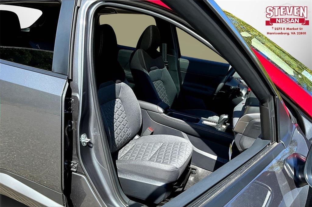 new 2025 Nissan Kicks car, priced at $29,225