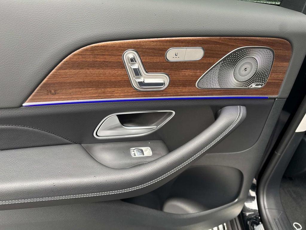new 2025 Mercedes-Benz GLS 450 car, priced at $98,100