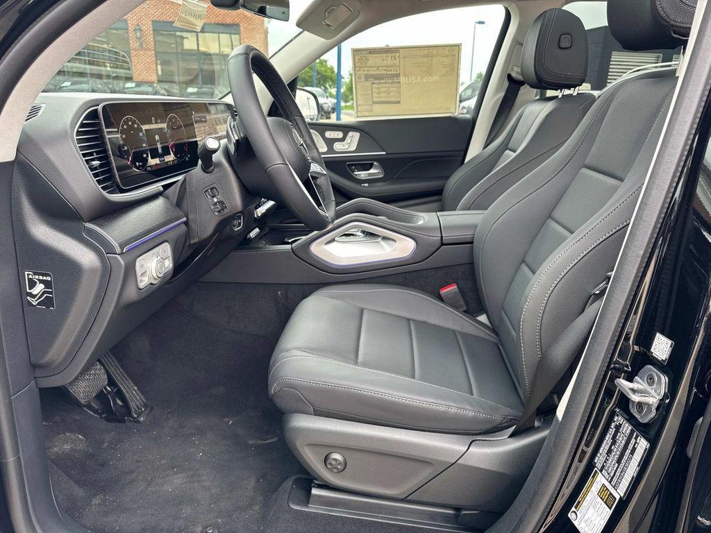 new 2025 Mercedes-Benz GLE 450 car, priced at $78,290
